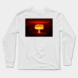 Atomic bomb realistic explosion Long Sleeve T-Shirt